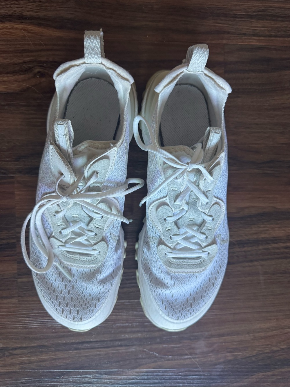 Nike Women’s White React Vision